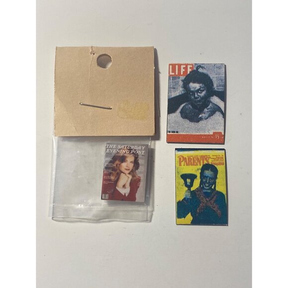 Doll House Miniatures Library reading Book USA Today Comics Magazine VTG - Picture 8 of 13